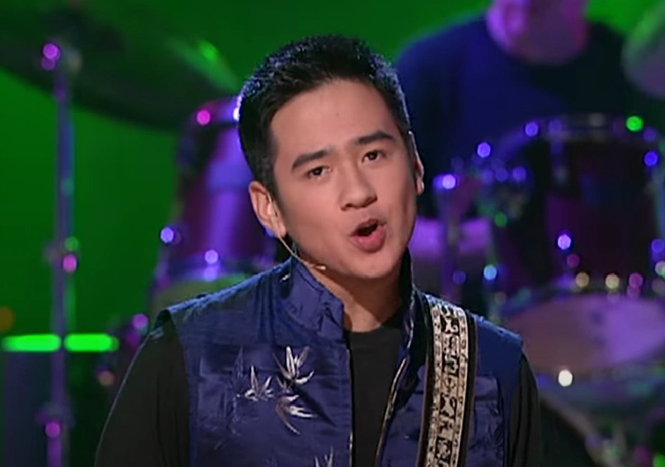 Adam Hồ