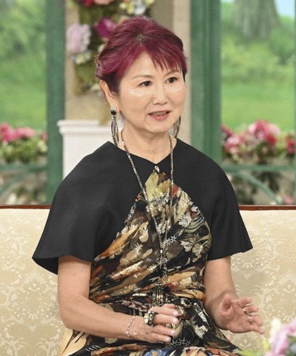 Akiko Kobayashi 