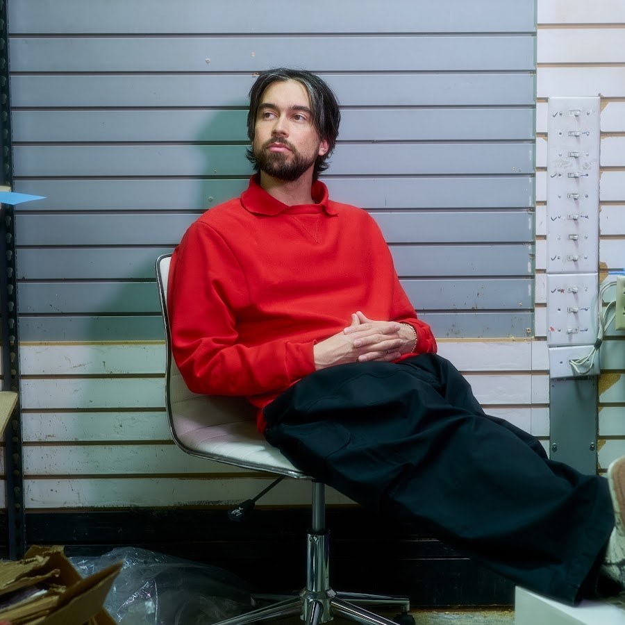  Alex G 