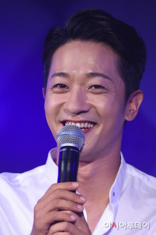 Alex (알렉스)