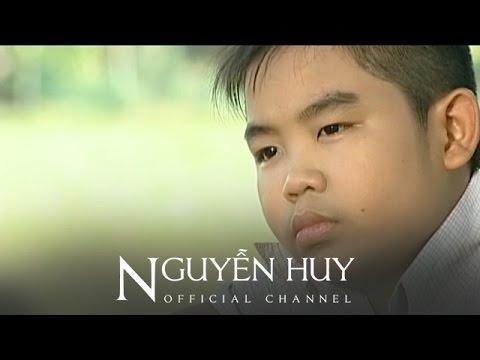 Bé Nguyễn Huy