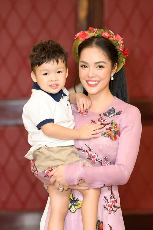Cẩm Linh (锦零)