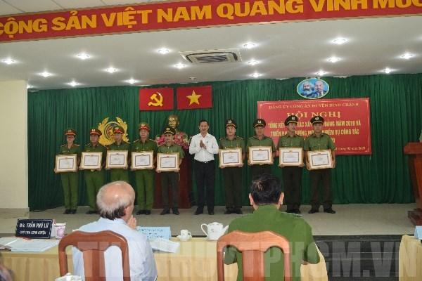 Chỉ Cần Một Phút Thôi