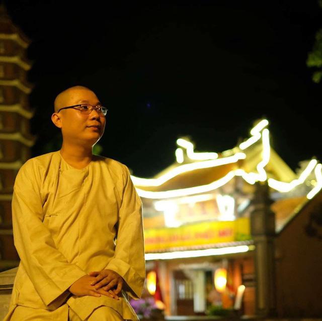 Tự Thân Nàng Cứu Độ Nàng (Phật Độ Ta Không Độ Nàng)