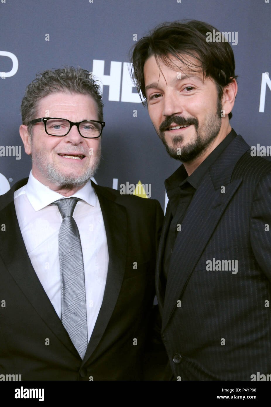 Diego Luna Ft. Gustavo Santaolalla