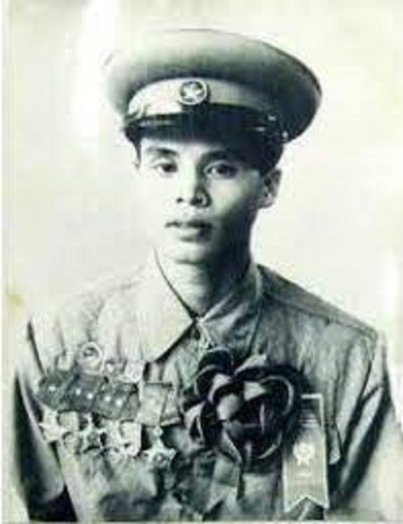 Đinh Trần Hưng