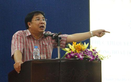 Đinh Trung Cẩn
