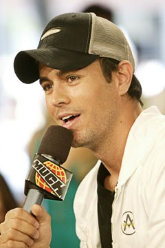  Enrique Chia