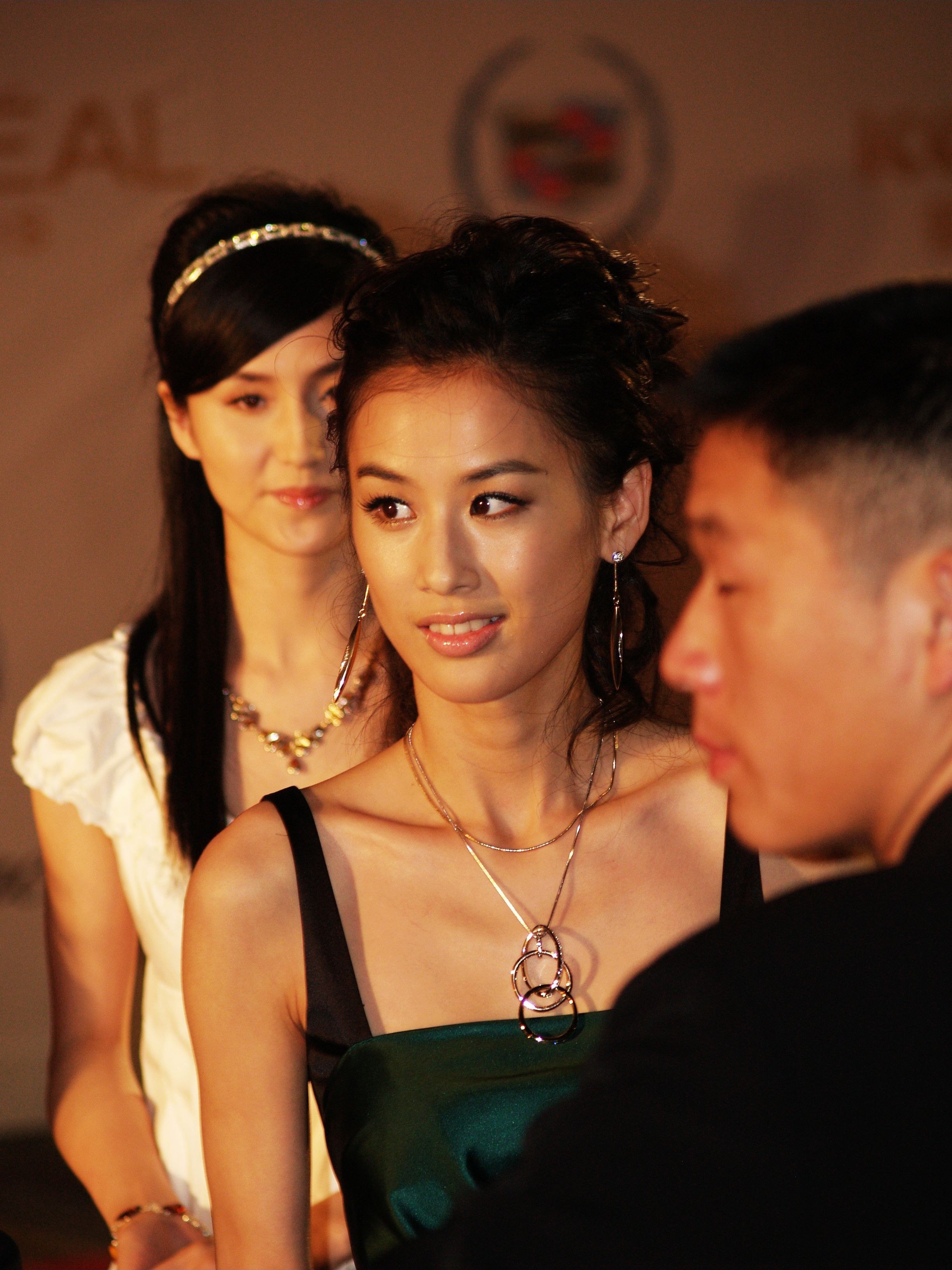 Eva Huang / Huỳnh Thánh Y