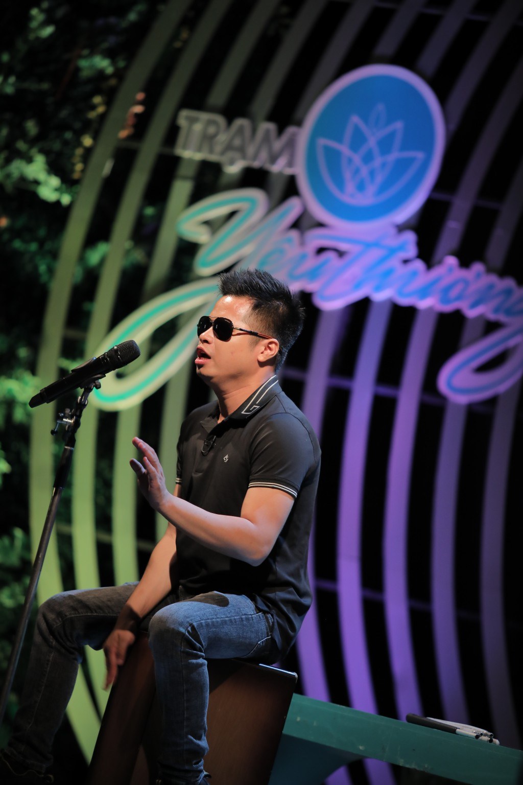 Hà Văn Đông (The Voice)
