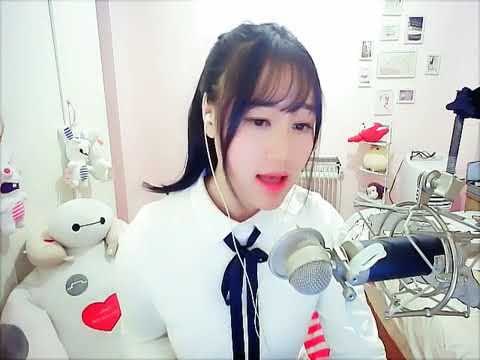 胡艾彤 ( Hồ Ngải Đồng)