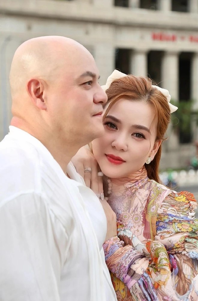 Hoàng Oanh (Mắt Ngọc)
