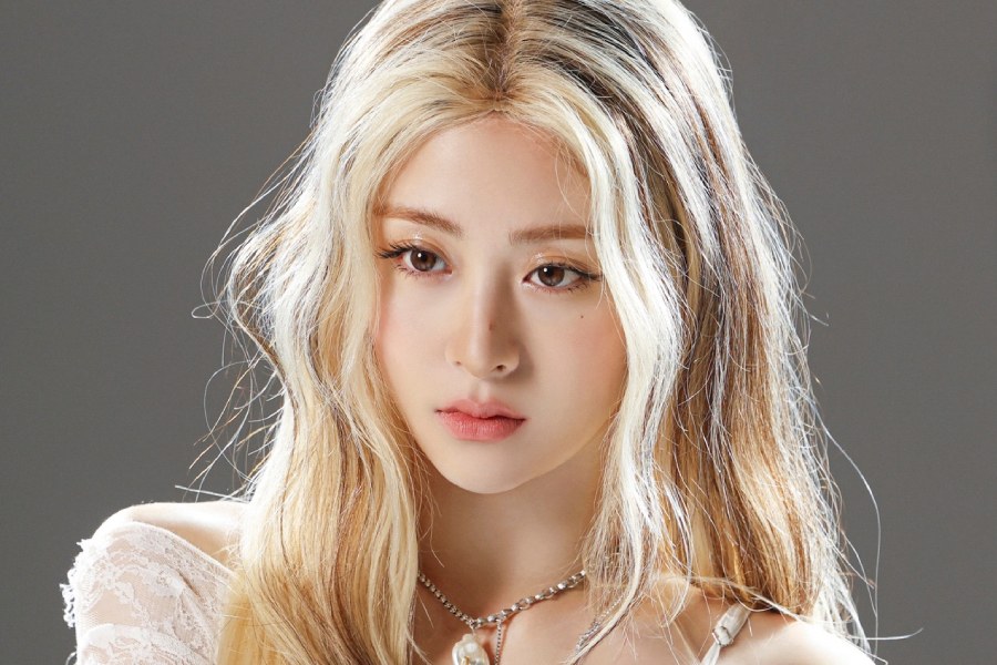 Huh Yunjin (Le Sserafim)