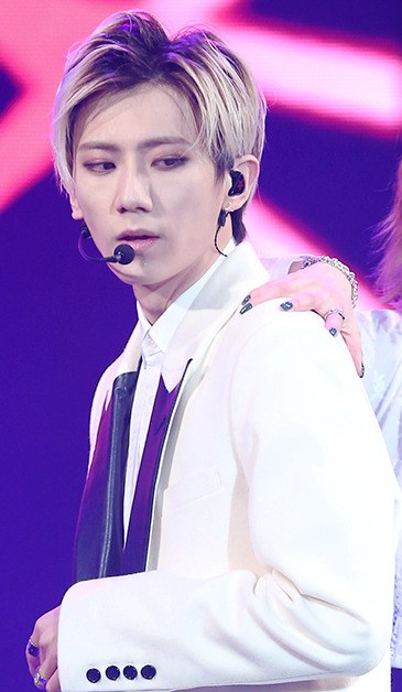  Hyun Seung (Beast)