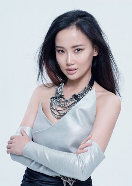 Isabella Huang / Huỳnh Linh