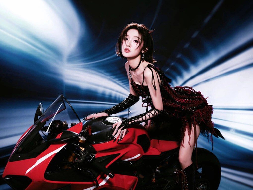Jade Liu / Lưu Lực Dương