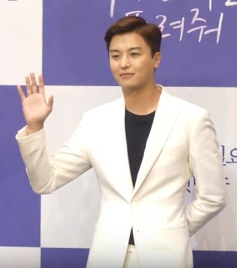 Jeon Woo Jin 