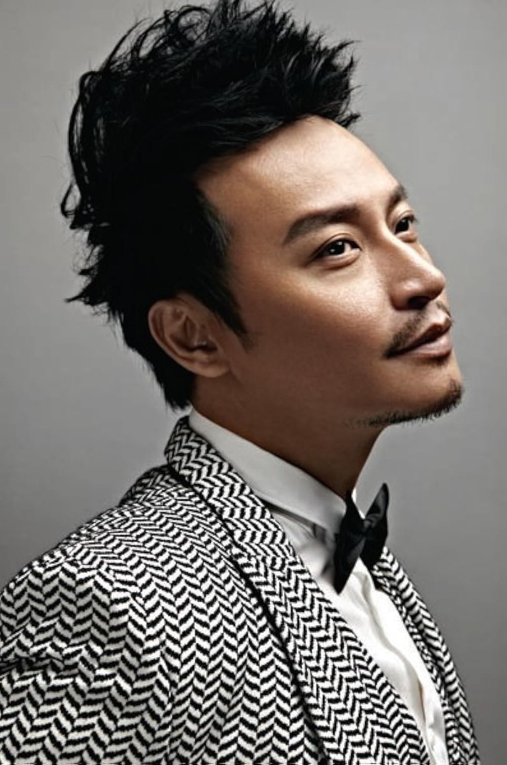 Julian Chen / Trần Chí Bằng 