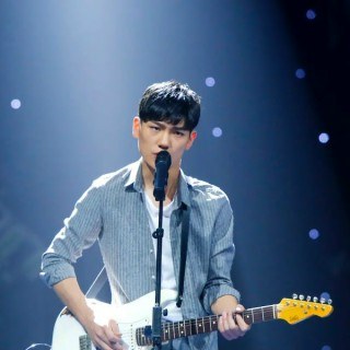 Kiều Tuấn Thừa (/乔浚丞)