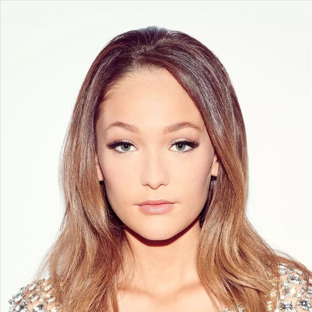 Kira Isabella