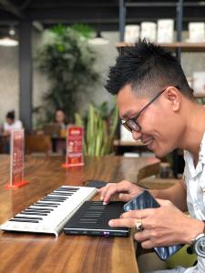 Vì Anh Em Đừng Thế