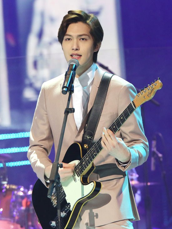 Lee Jong Hyun (C.N.Blue)