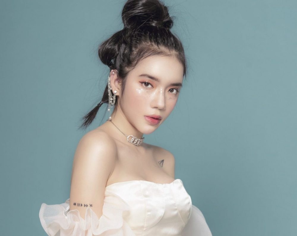 Ly Ly Cover