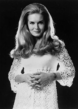  Lynn Anderson