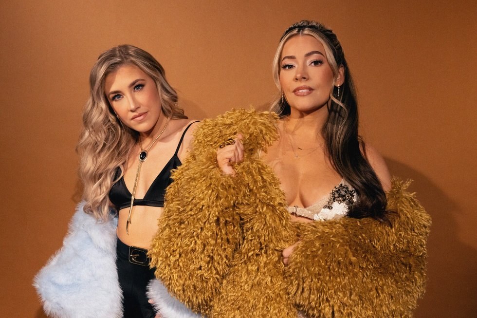 Maddie & Tae