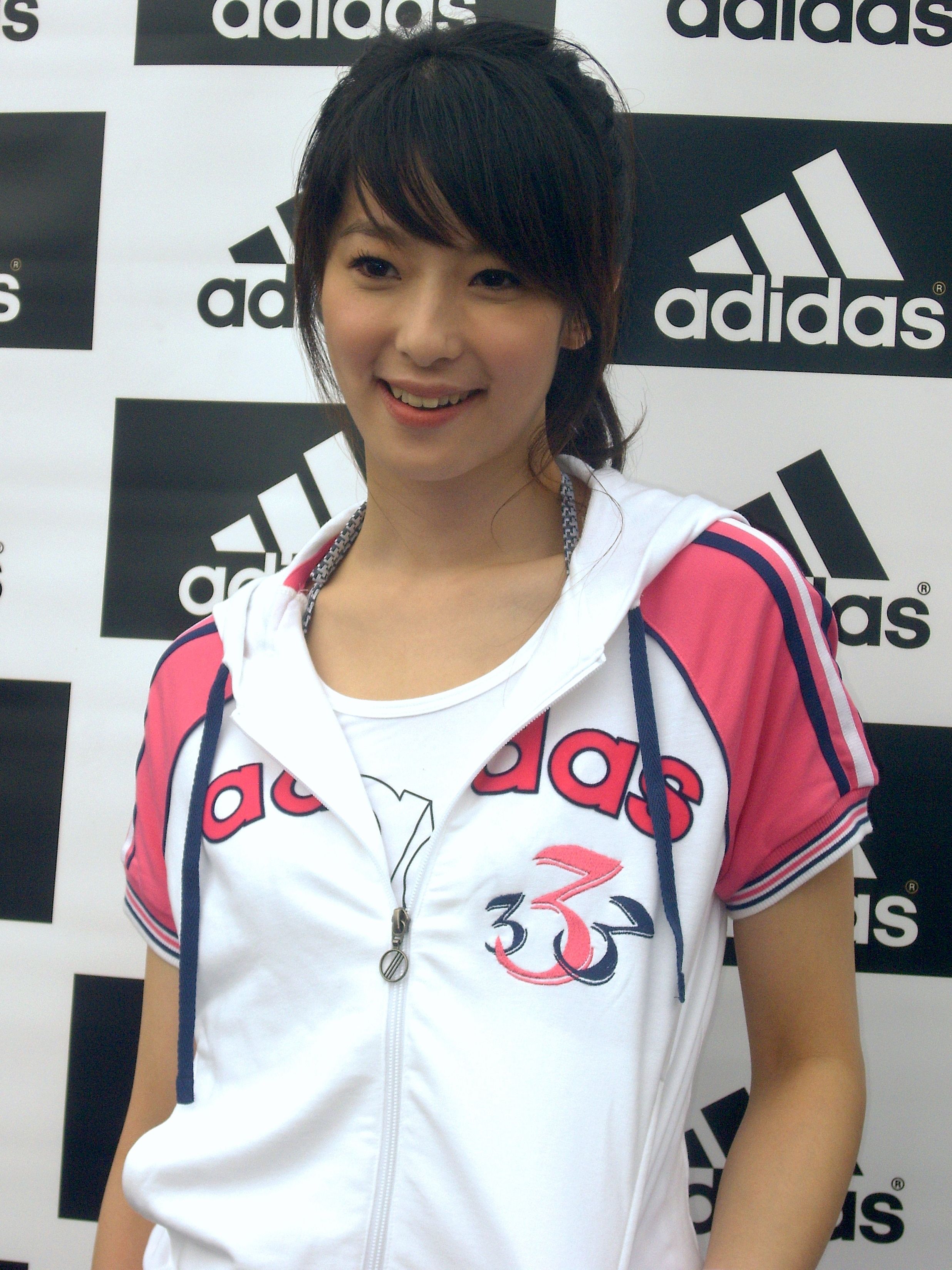 Megan Lai / Lại Nhã Nghiên 