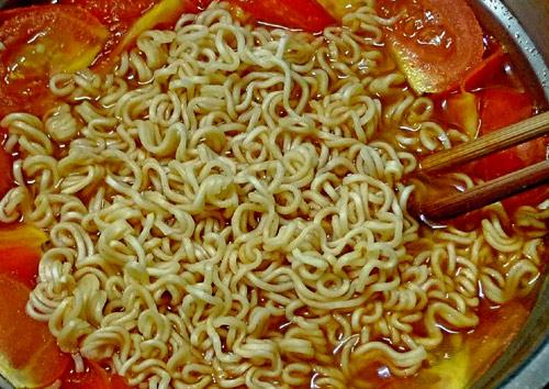 Chẳng ai là của riêng ai