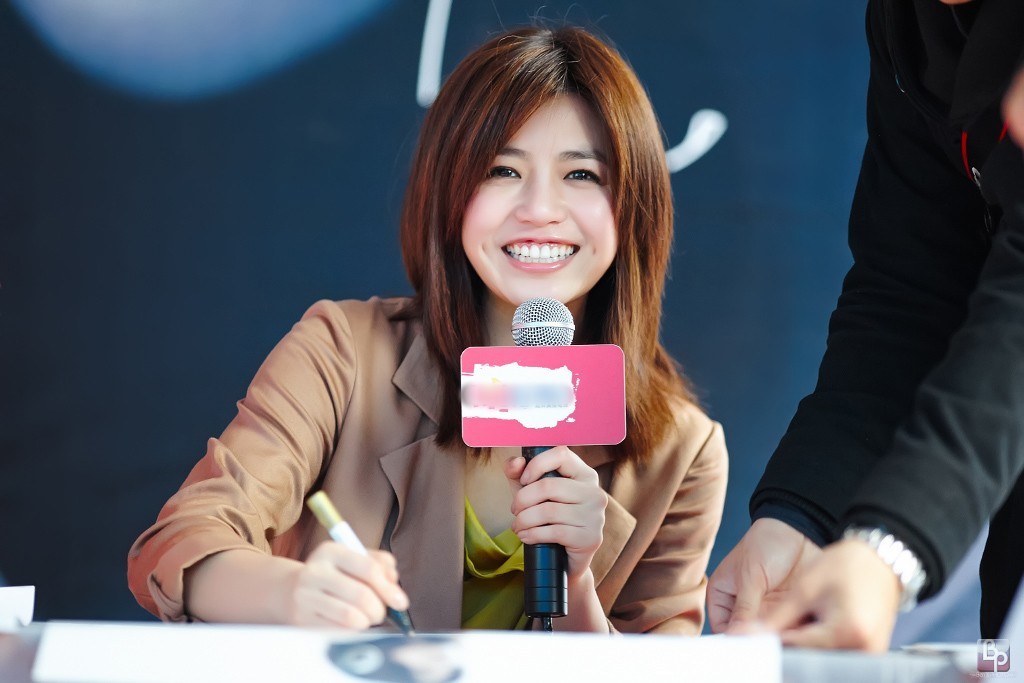 Michelle Chen / Trần Nghiên Hy