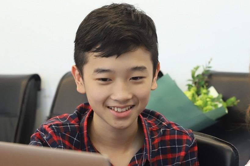 lên xe đi cùng anh 