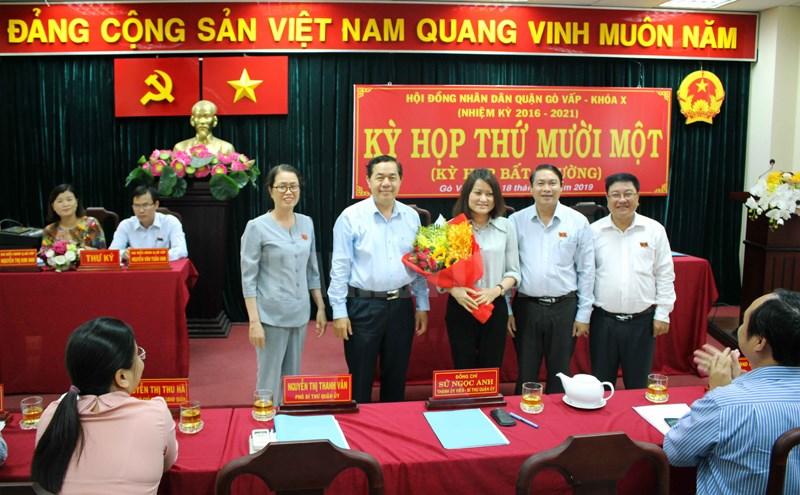 Dáng đứng Việt Nam