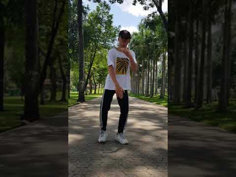 Yêu Người Khác Để Quên Em