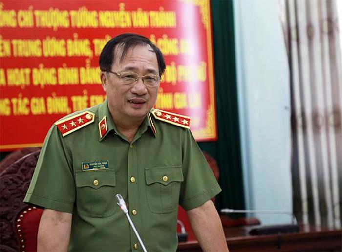 Anh Không Muốn Ra Đi