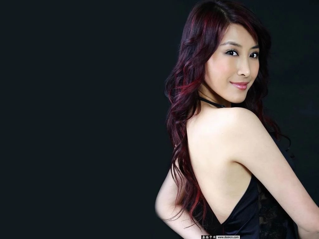 Nicole Wang / Wang Ya Jie