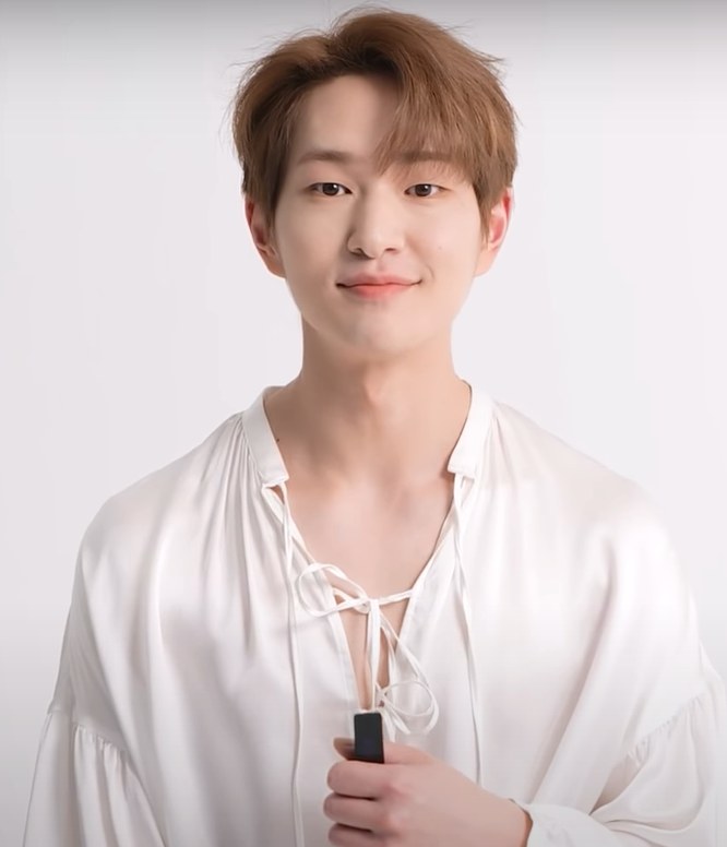 Onew (SHinee)