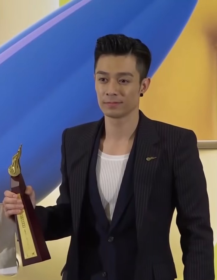 Pakho Chau / Châu Bách Hào