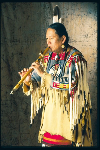  R Carlos Nakai 