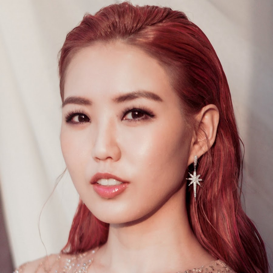 Tay Kewei / Trịnh Khả Vi