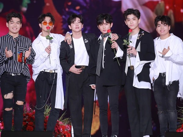 TheEastLight.