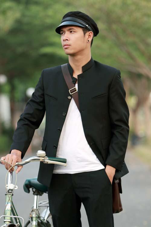 Gà trống mèo con và cún con