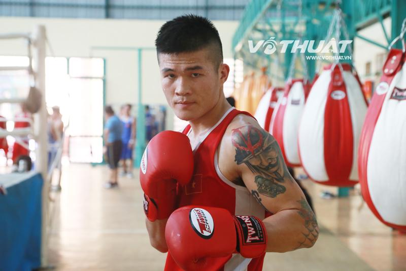 Em Là Ai (LA LA SCHOOL - Học Viện Siêu Sao)
