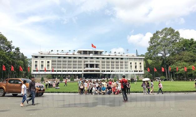 Đêm Về Chỉ Cần Cuộc Gọi Thôi