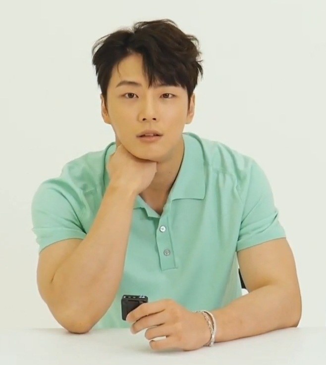Yoon Shi Yoon