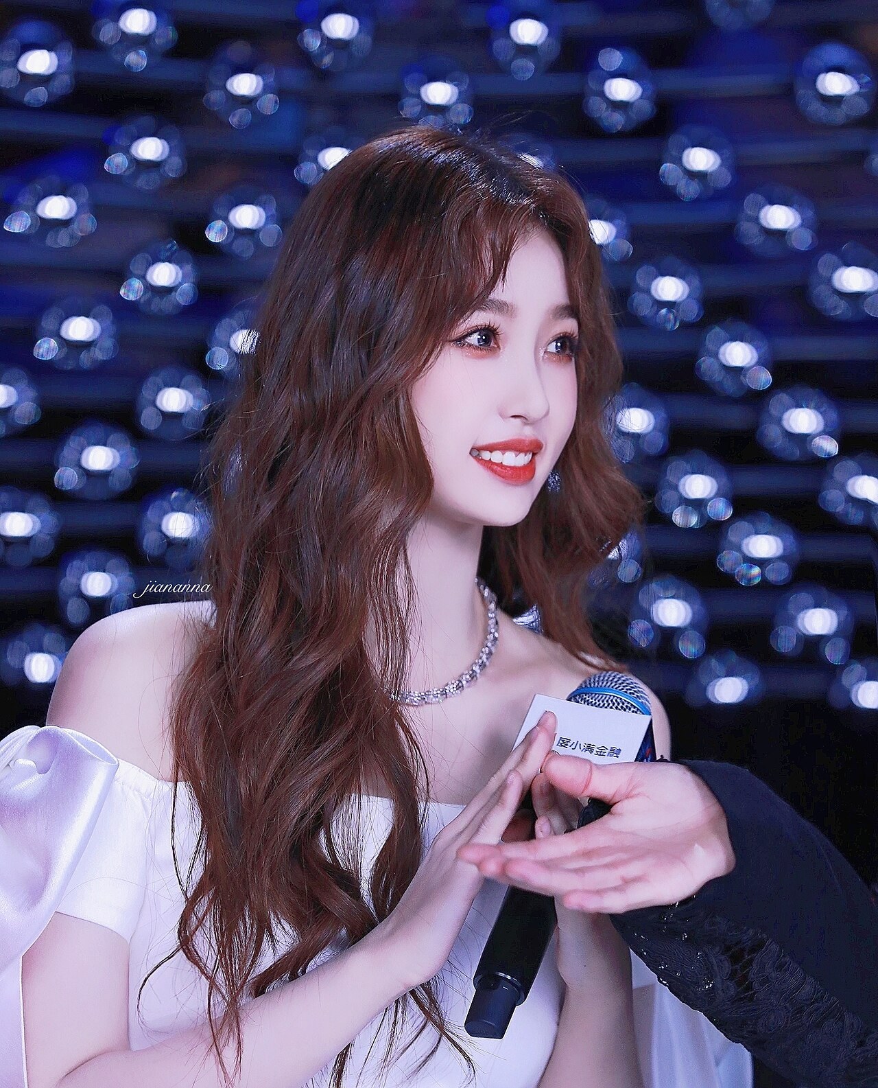 Yu Shu Xin (虞书欣)