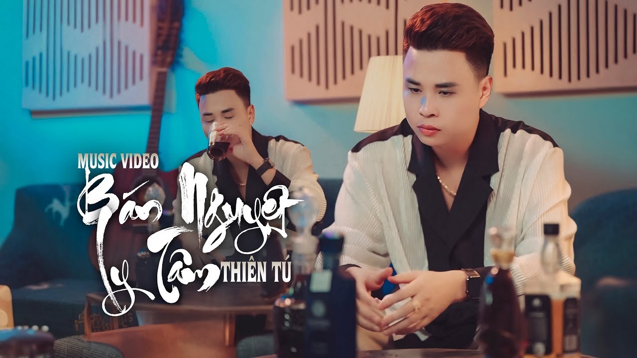 Bán Nguyệt Ly Tâm
