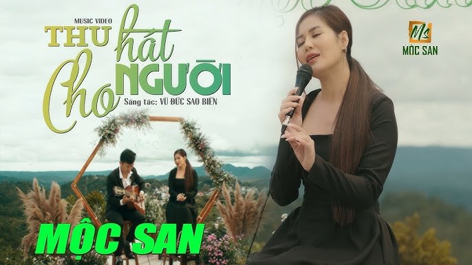 Bên đồi có căn nhà thông