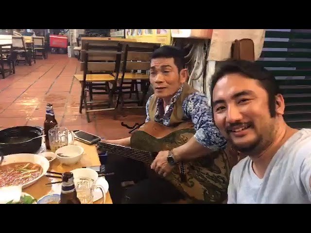 Bóng mát tình người (Xin đời bao dung)
